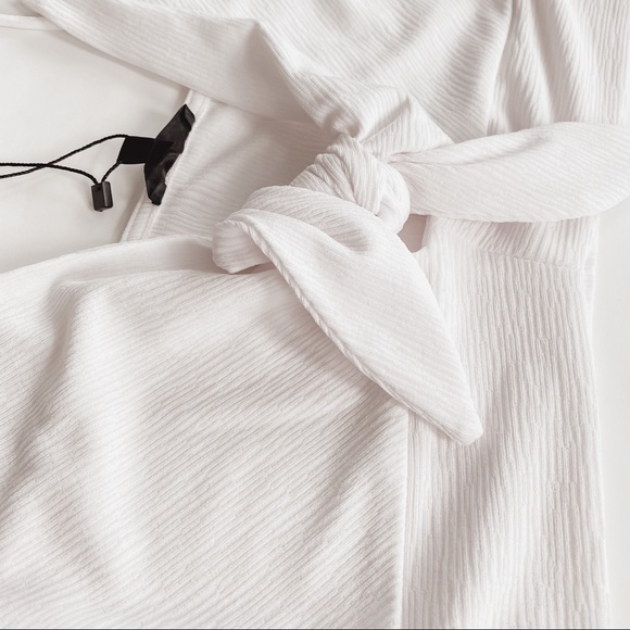 NWT White Tie Cropped Cami - Picture 2 of 4